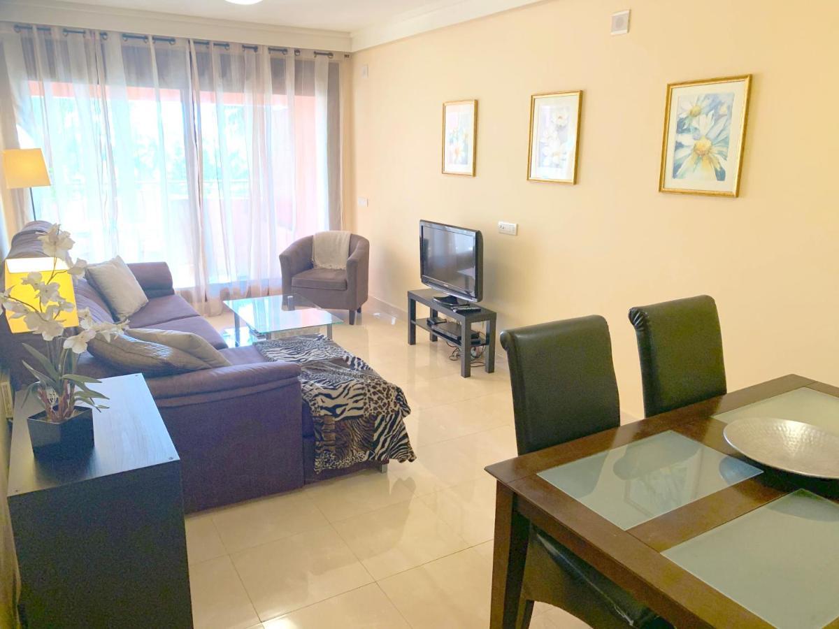 Salinas. Apartment For 4. Terrace/Parking/Pools/Gym/4Mins Beach Estepona Exterior foto