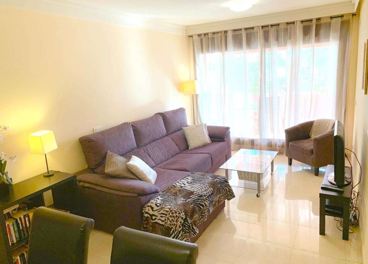 Salinas. Apartment For 4. Terrace/Parking/Pools/Gym/4Mins Beach Estepona Exterior foto