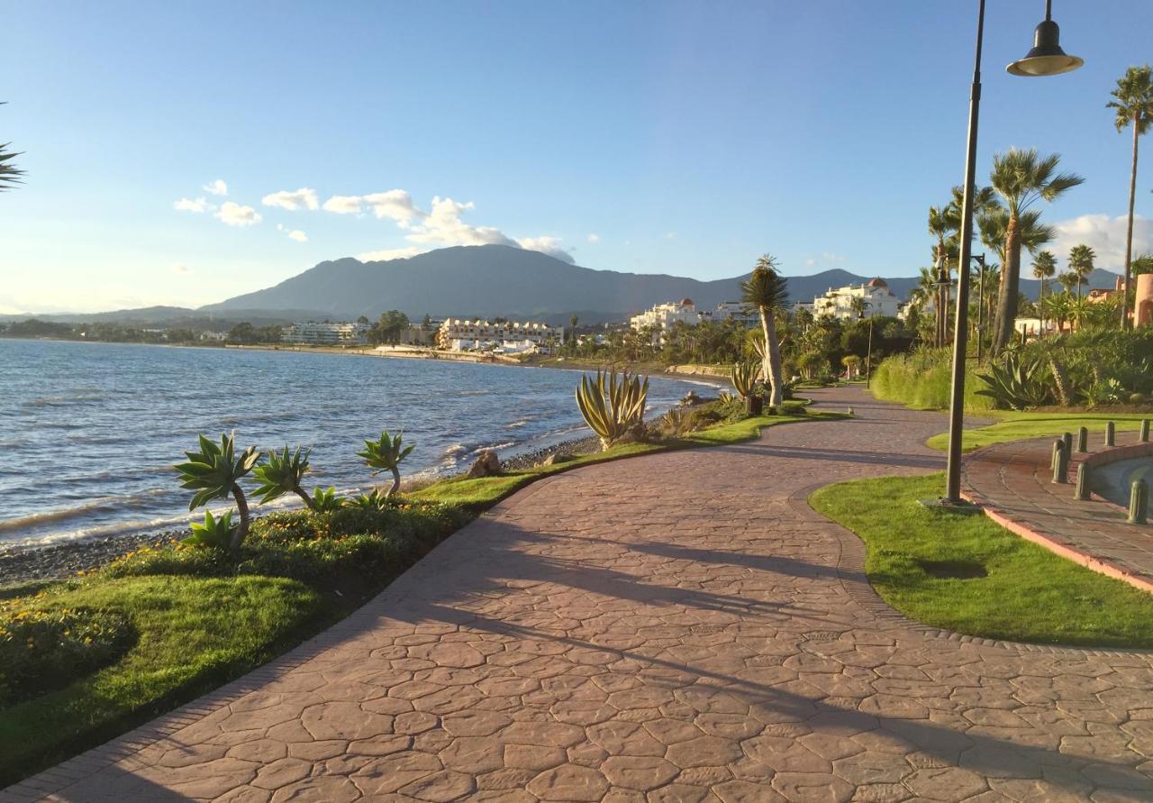 Salinas. Apartment For 4. Terrace/Parking/Pools/Gym/4Mins Beach Estepona Exterior foto