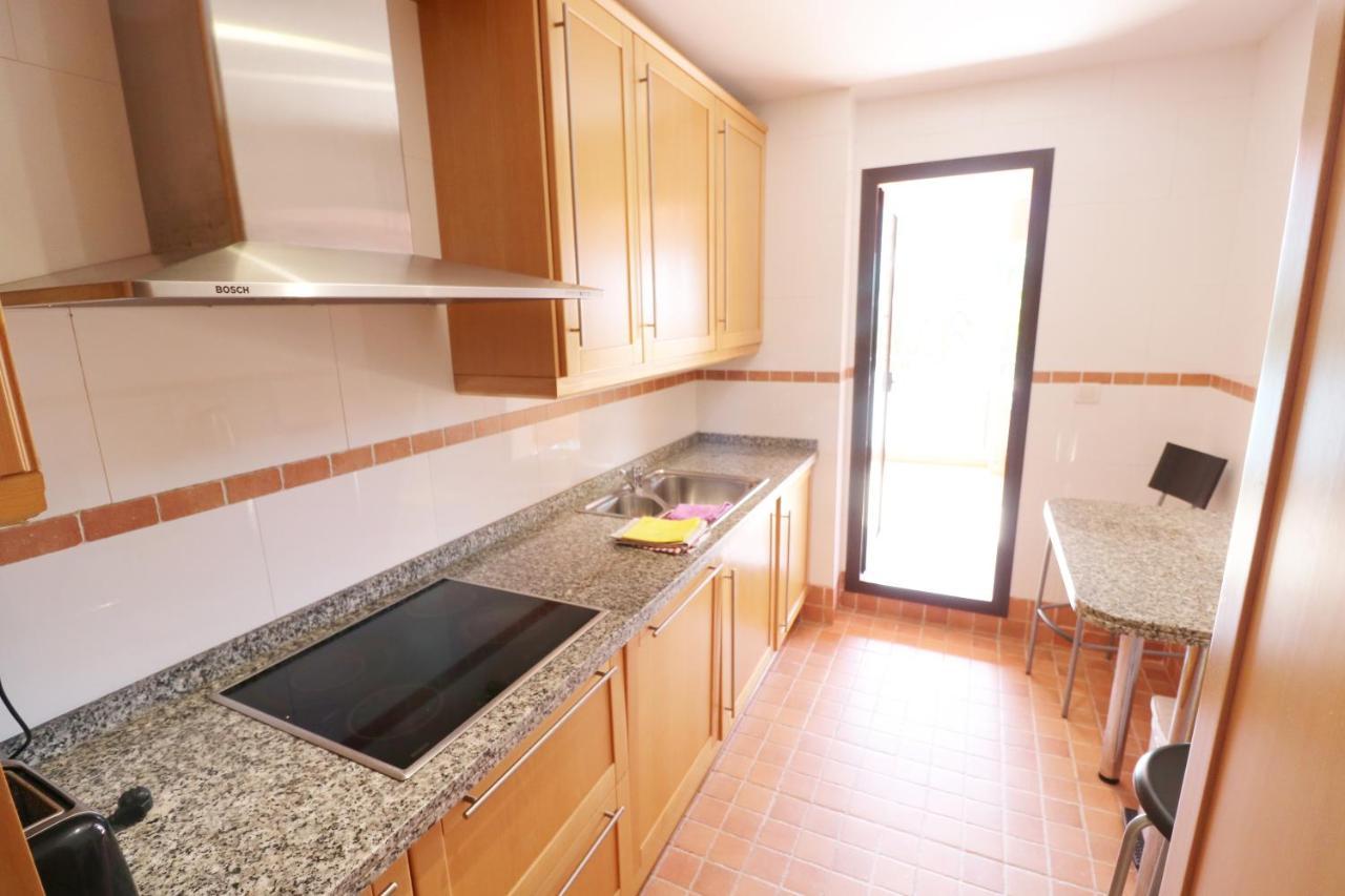 Salinas. Apartment For 4. Terrace/Parking/Pools/Gym/4Mins Beach Estepona Exterior foto