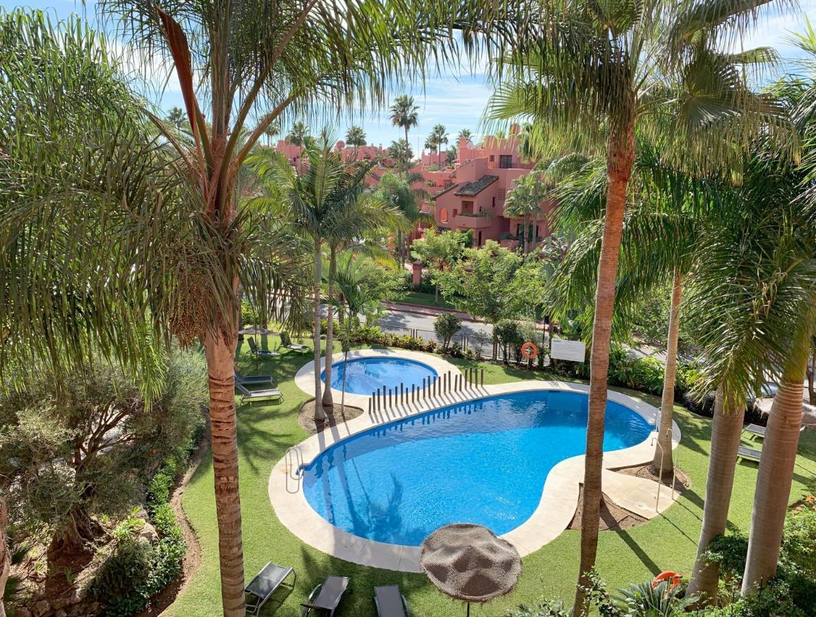Salinas. Apartment For 4. Terrace/Parking/Pools/Gym/4Mins Beach Estepona Exterior foto
